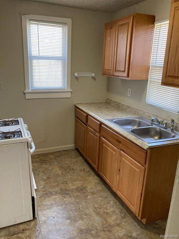 Redford Twp, MI 48239,25322 KEELER