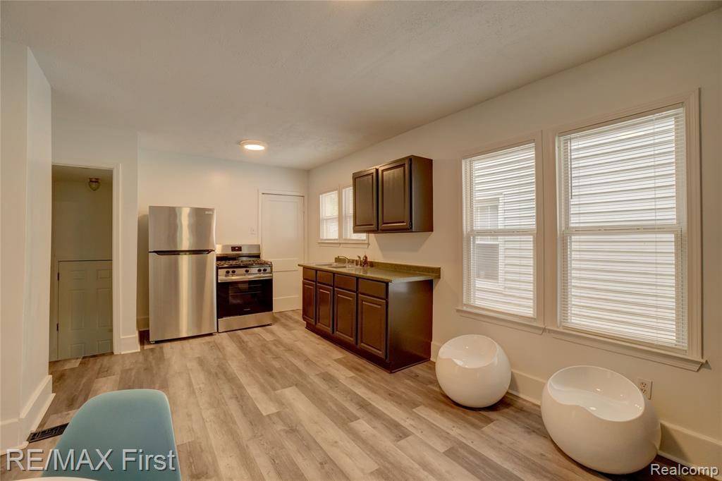 Ferndale, MI 48220,359 E CAMBOURNE Street