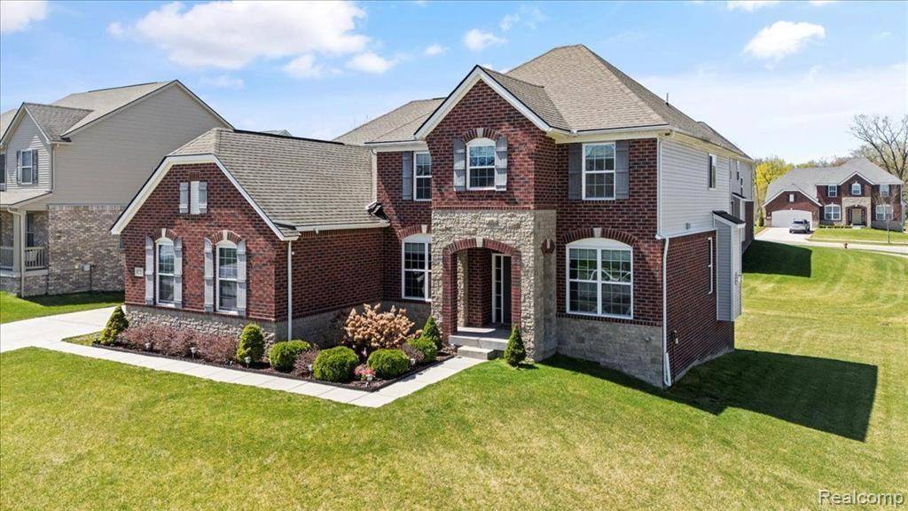 Rochester Hills, MI 48307,822 BALSAM Circle