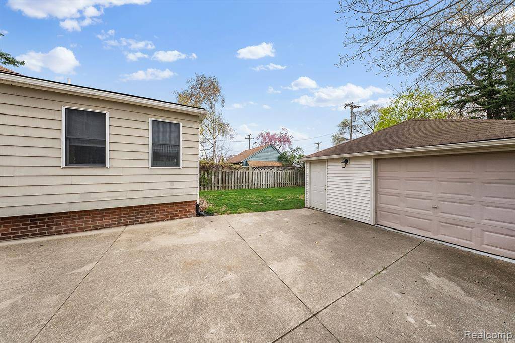 Trenton, MI 48183,2845 Birchwood Street