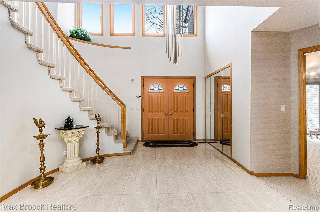 West Bloomfield Twp, MI 48323,5322 Pond Bluff Drive