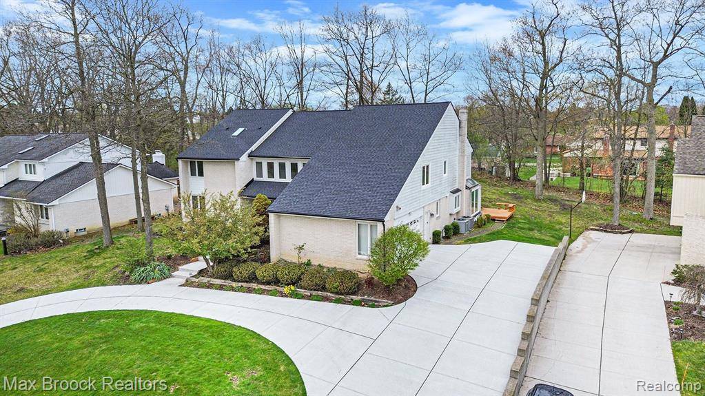 West Bloomfield Twp, MI 48323,5322 Pond Bluff Drive