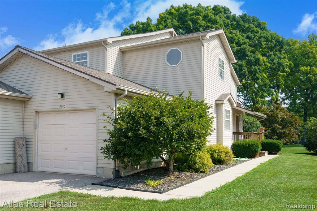 Waterford Twp, MI 48329,5010 HARBOR OAK Drive
