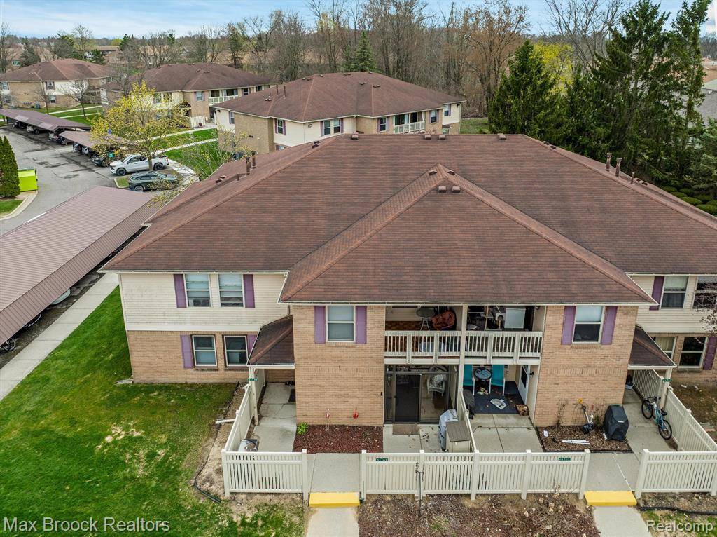 South Lyon, MI 48178,61161 GREENWOOD Drive