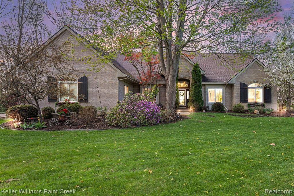 White Lake Twp, MI 48383,2455 CANYON RIDGE Drive