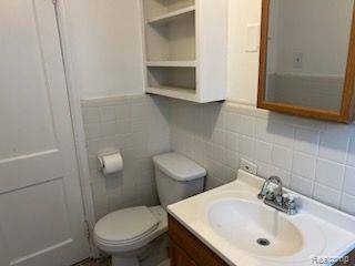 Southfield, MI 48033,23217 HELEN Street