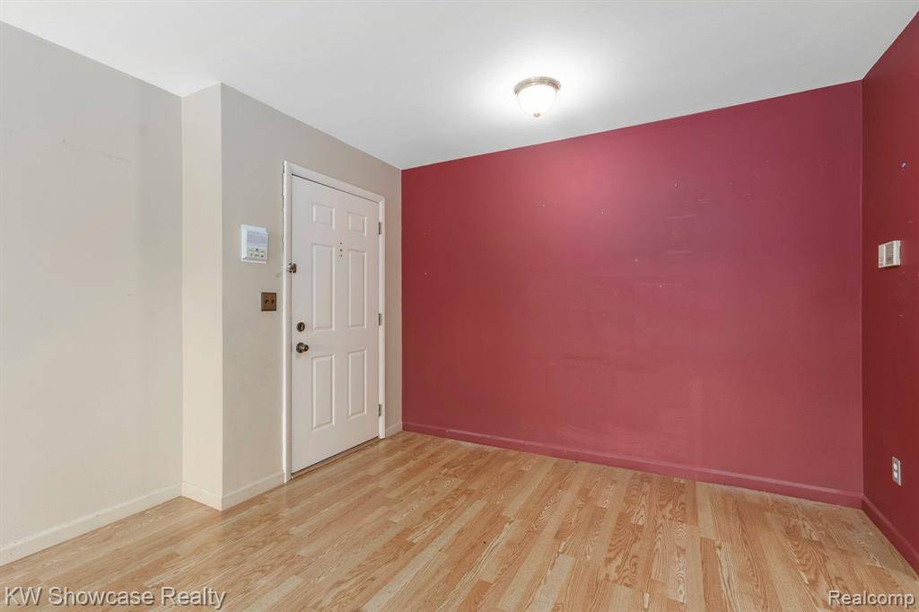 Southfield, MI 48076,30236 SOUTHFIELD Road 263