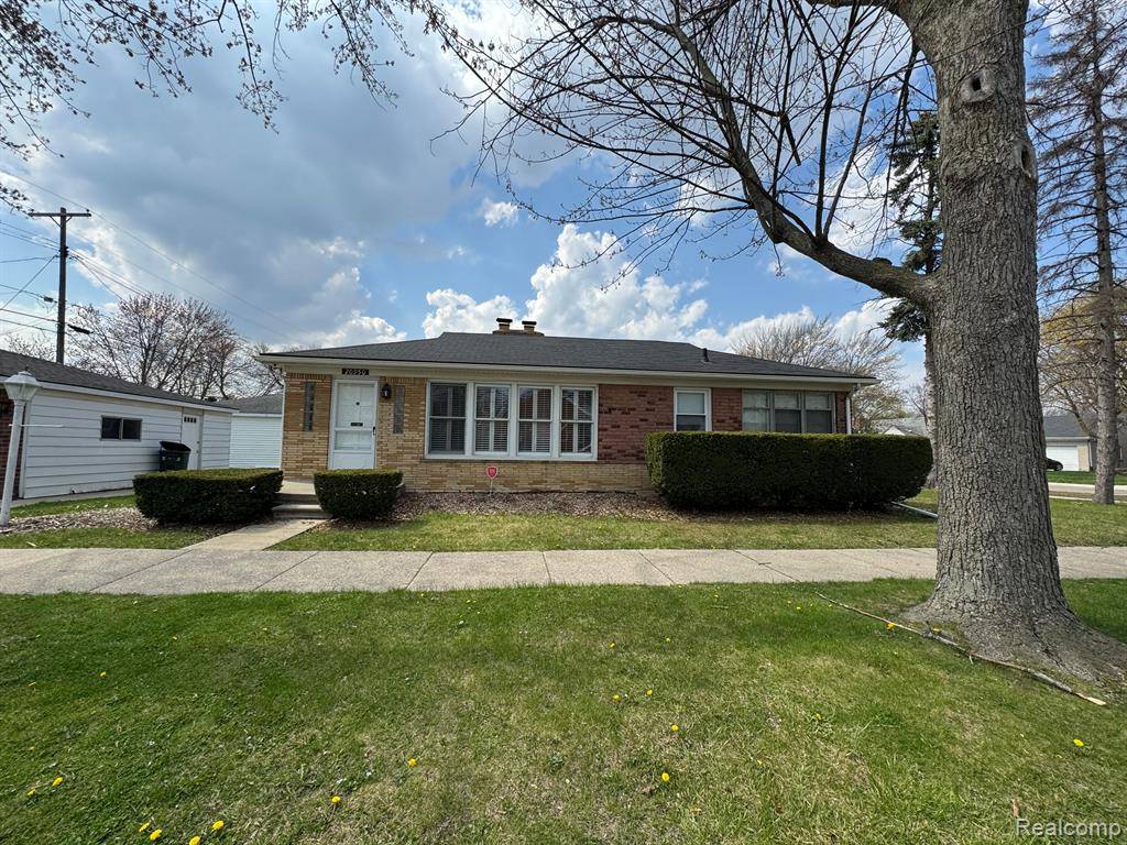 Harper Woods, MI 48225,20950 NORWOOD Drive