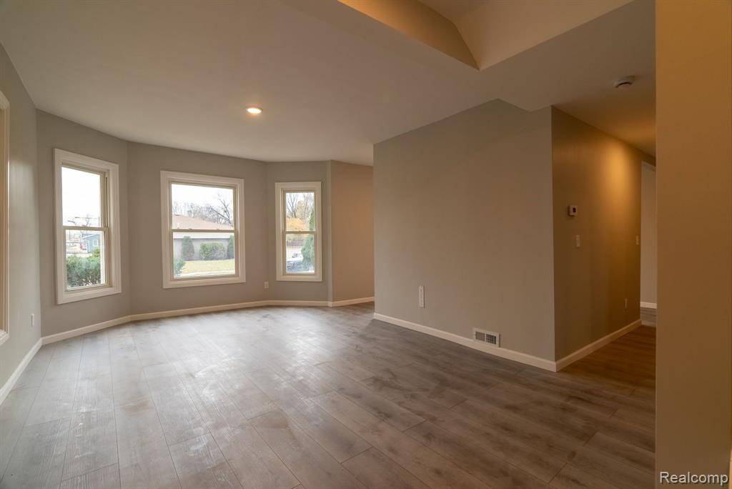 Port Huron, MI 48060,2104 10TH Street