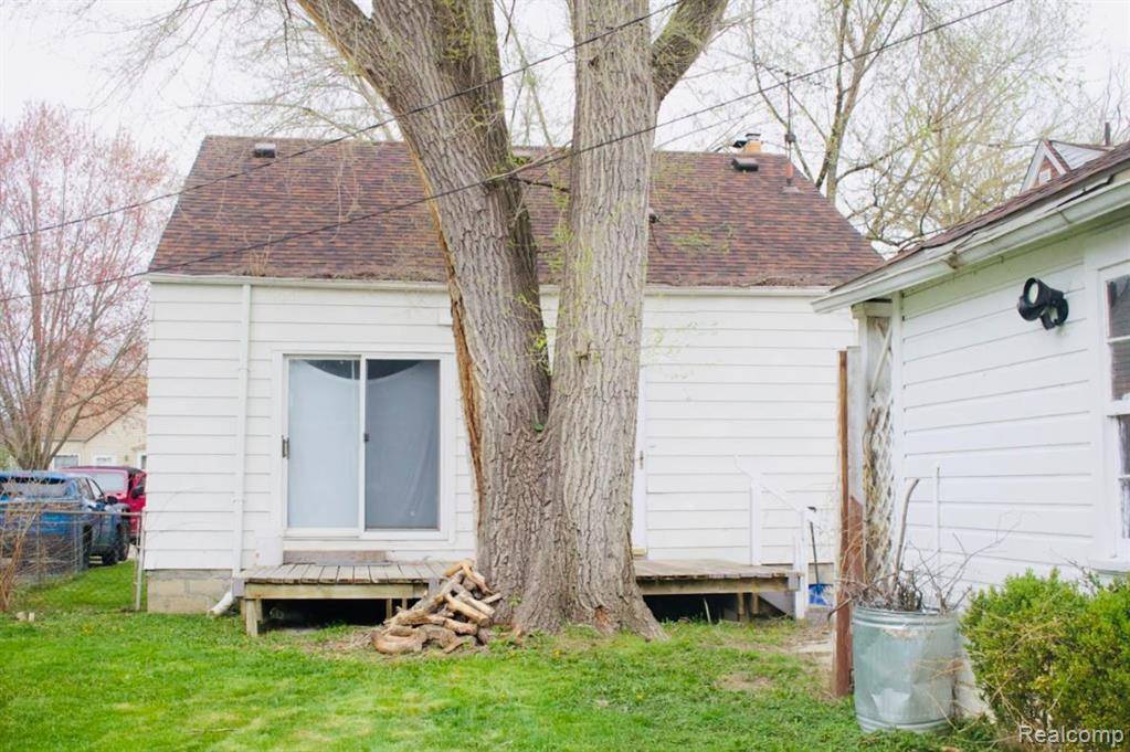 Harper Woods, MI 48225,20508 WASHTENAW Street