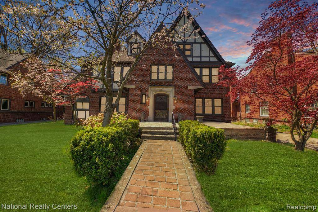 Grosse Pointe Park, MI 48230,921 BERKSHIRE Road