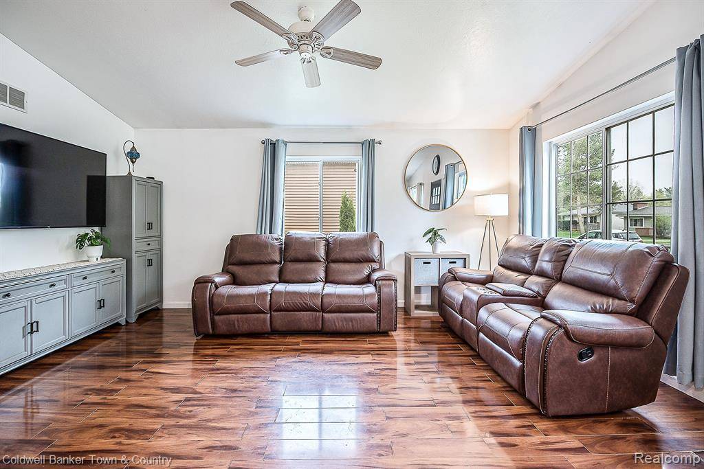 Hamburg Twp, MI 48169,3325 JUNIOR