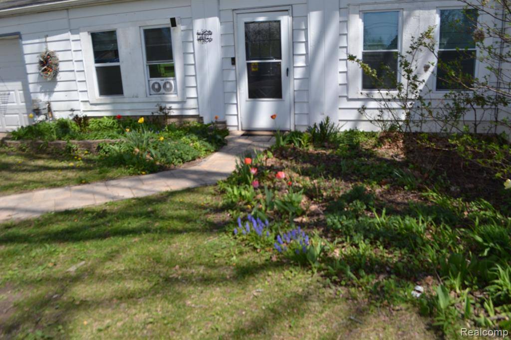 Burton, MI 48529,4427 Fenton  Road