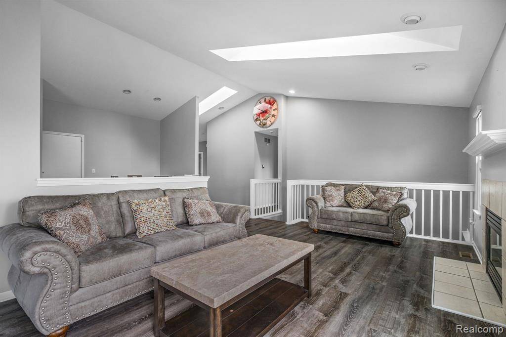 Waterford Twp, MI 48329,2707 DRIFTWOOD Drive