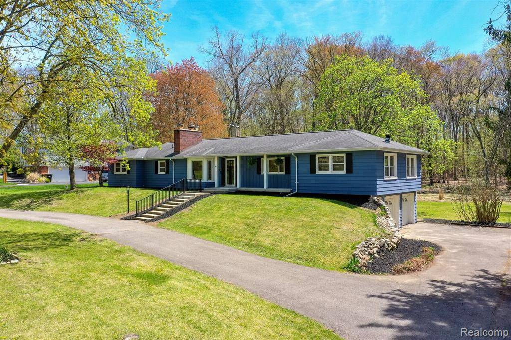 Farmington Hills, MI 48335,34601 BRITTANY Drive