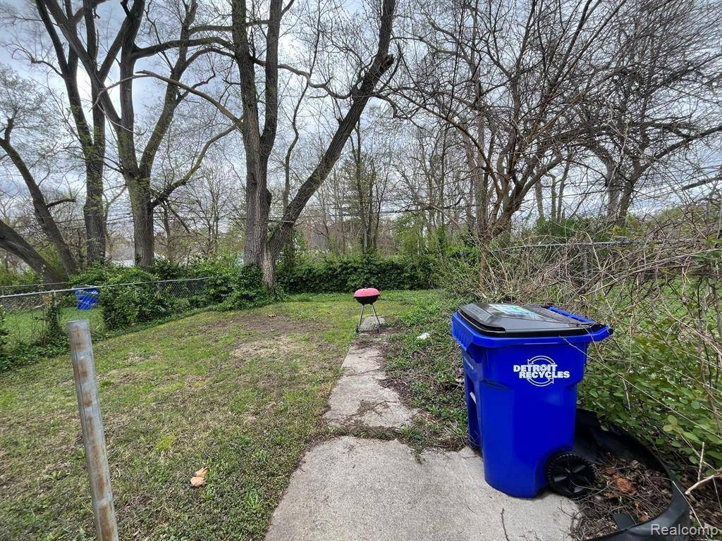 Detroit, MI 48235,18507 GREENFIELD Road