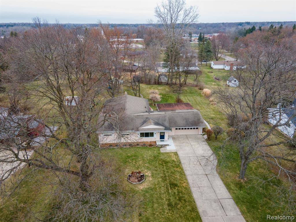 Flint Twp, MI 48532,1380 AUTUMN Drive