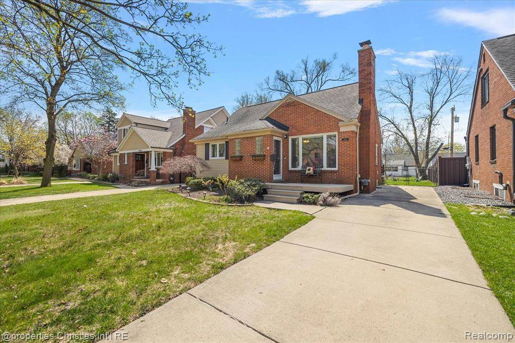 Birmingham, MI 48009,2626 Pembroke Road