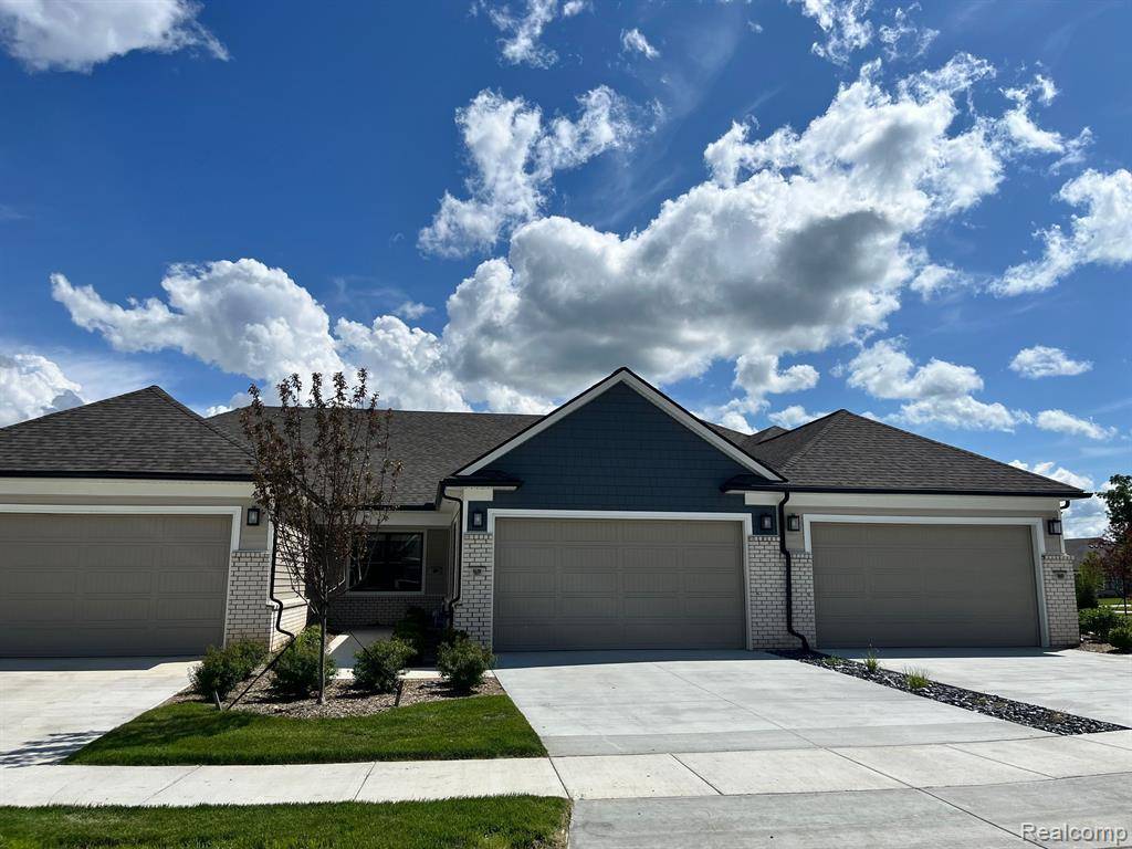 Brighton Twp, MI 48116,10457 Pickerel Lake Drive