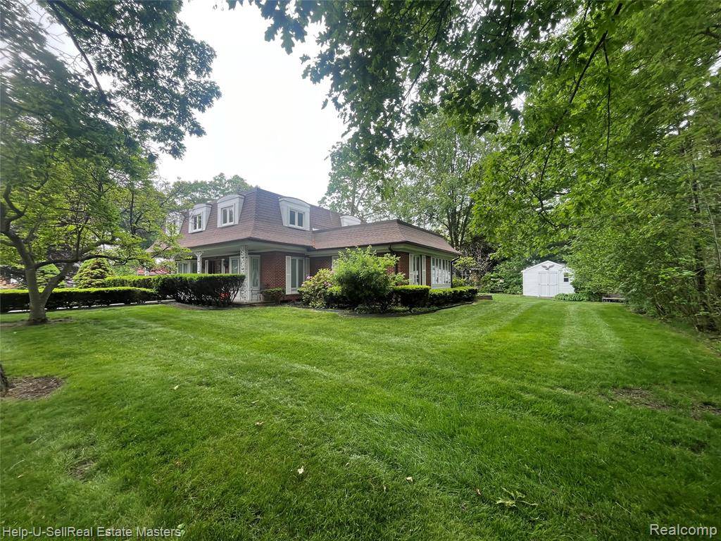 Port Huron, MI 48060,3015 E VILLAGE Lane