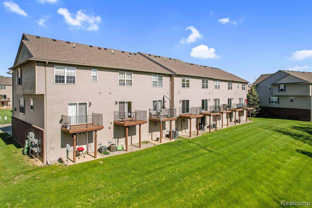 Howell Twp, MI 48855,2211 Knotty Pine Trail