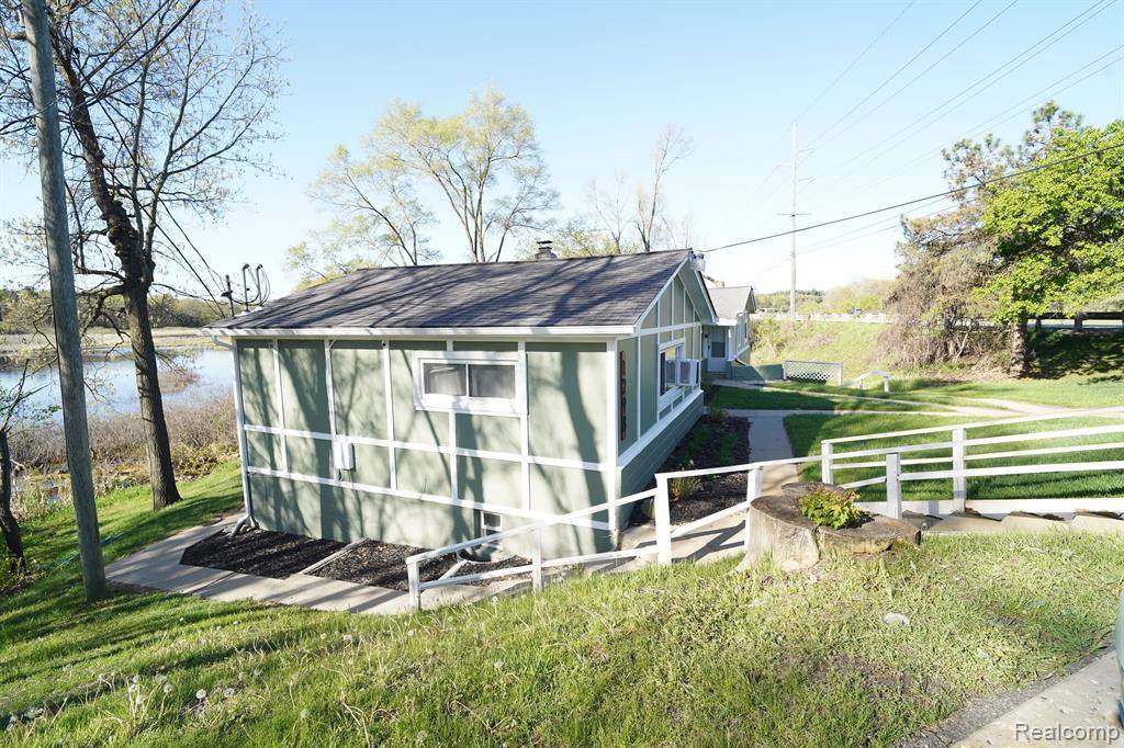 Highland Twp, MI 48356,1298 E HIGHLAND Road