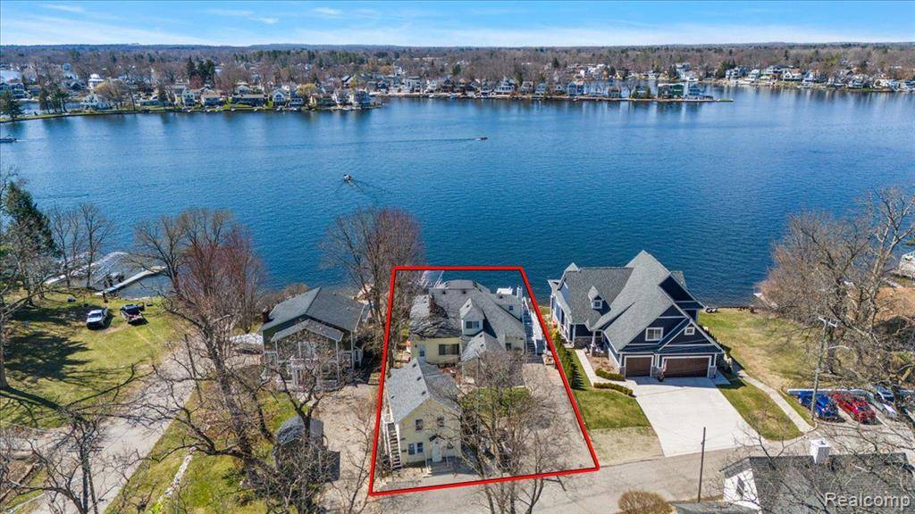 Lake Orion Vlg, MI 48362,16 S NORTH SHORE Drive