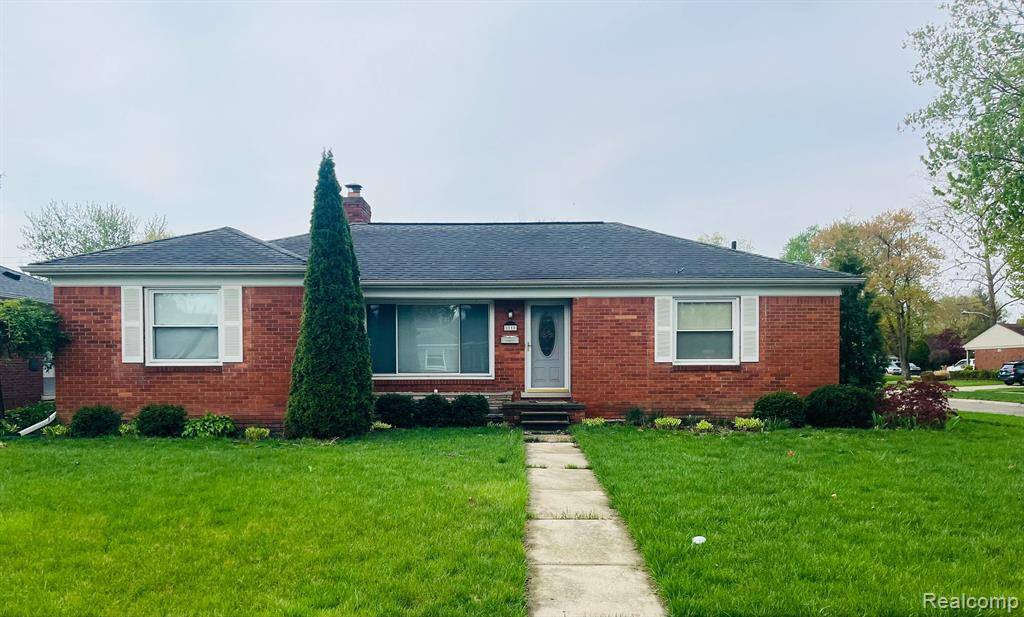 Grosse Pointe Woods, MI 48236,1111 N BRYS Drive