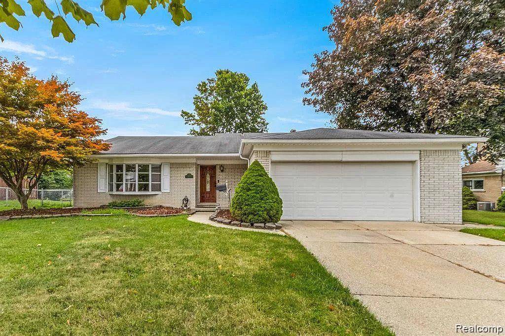 Livonia, MI 48154,16592 COUNTRY CLUB Drive