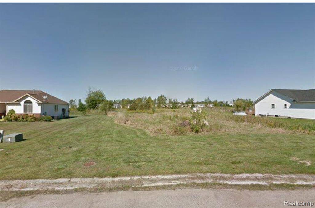 Capac Vlg, MI 48014,39  Deer Park S