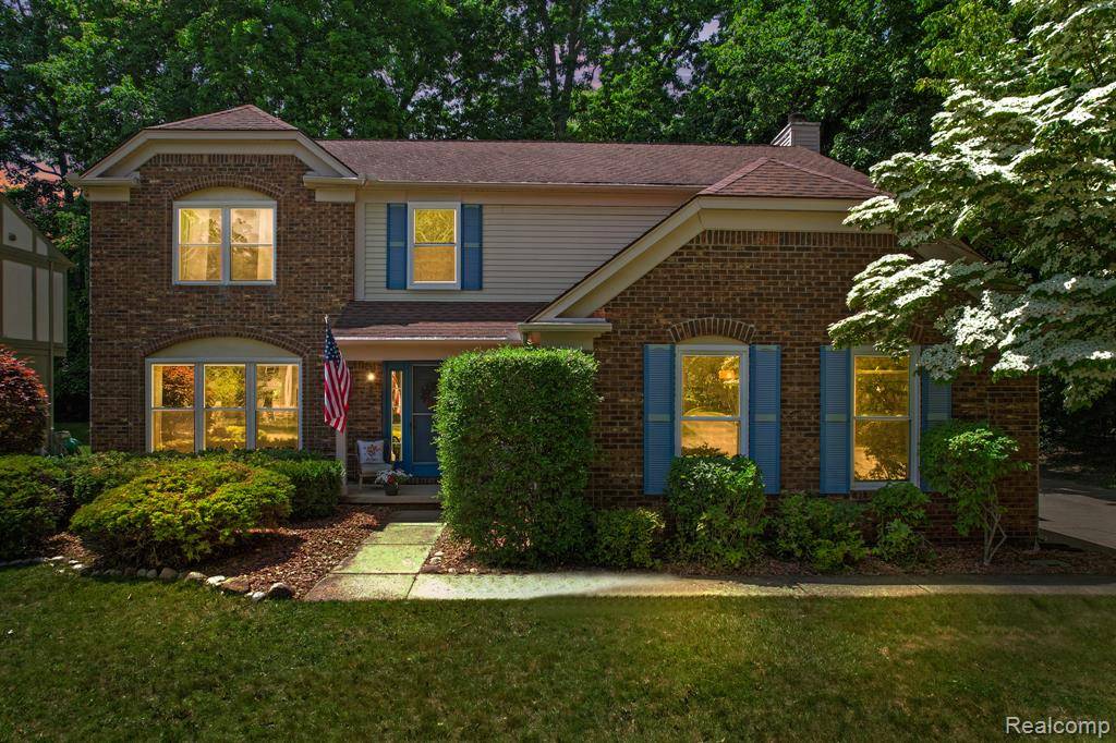 West Bloomfield Twp, MI 48324,1710 DAWNCREST Drive