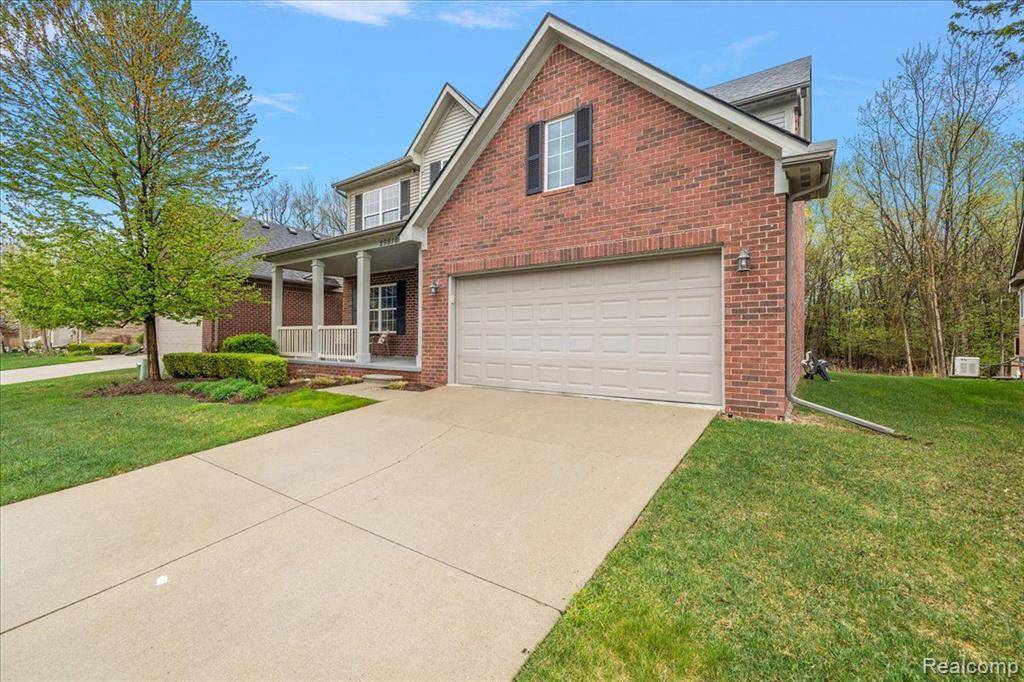 Warren, MI 48092,29816 TRAILWOOD Drive