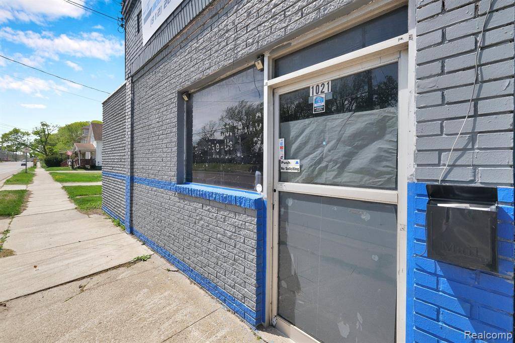 Lansing, MI 48915,1021 N MARTIN LUTHER KING JR Boulevard