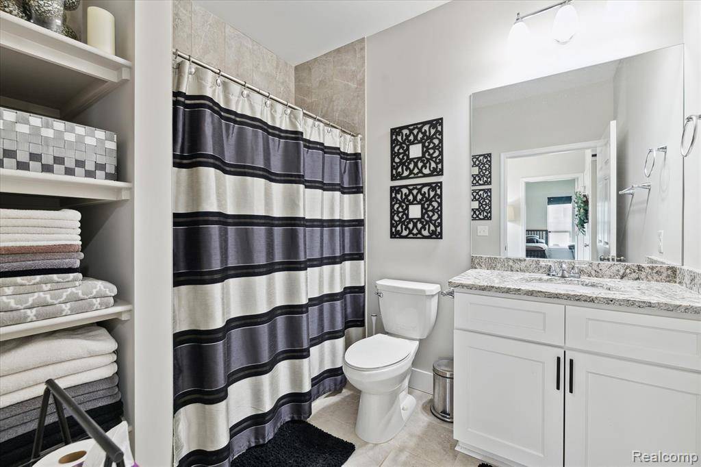 Howell, MI 48855,323 DORCHESTER Drive 29