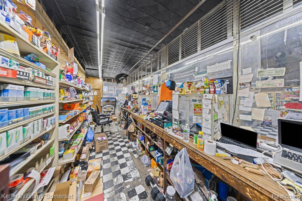 Detroit, MI 48213,9606 SHOEMAKER Street