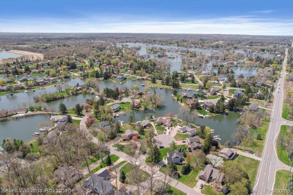Commerce Twp, MI 48382,5105 Beachwood Court