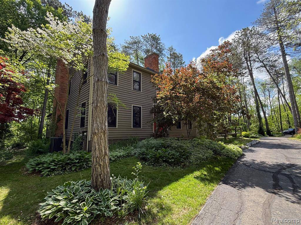 Scio Twp, MI 48103,1827 HIGH HOLLOW Drive