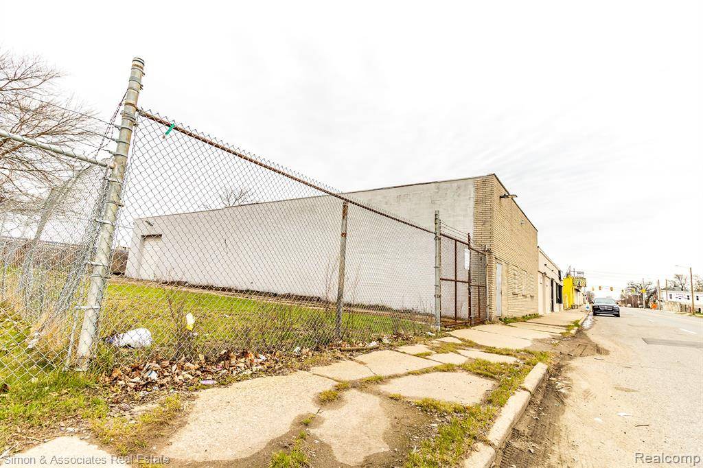 Detroit, MI 48234,18090 MOUNT ELLIOTT Street