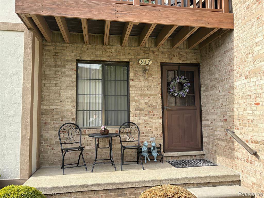 St. Clair Shores, MI 48082,917 Country Club Drive