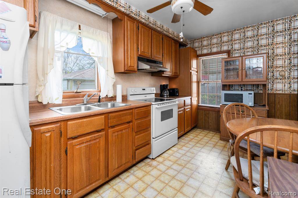 Southgate, MI 48195,13787 IRENE Street