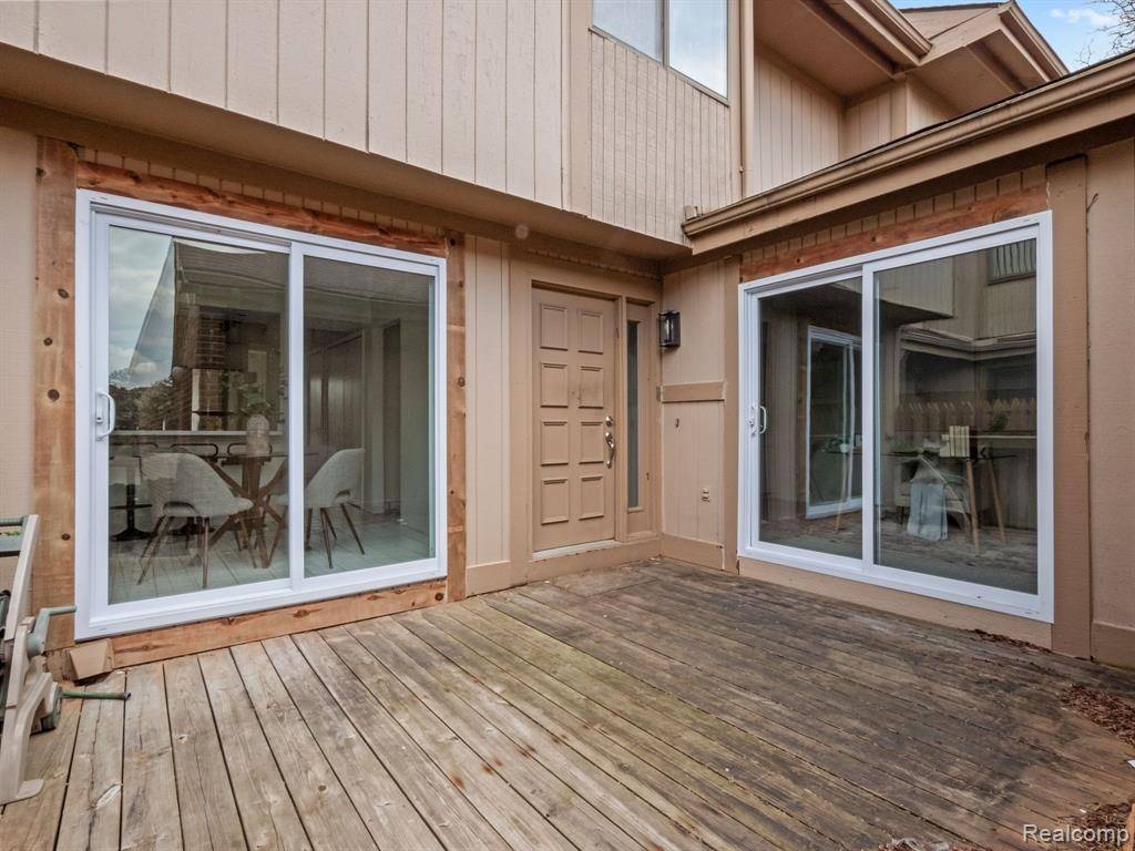 West Bloomfield Twp, MI 48322,5271 WRIGHT Way E