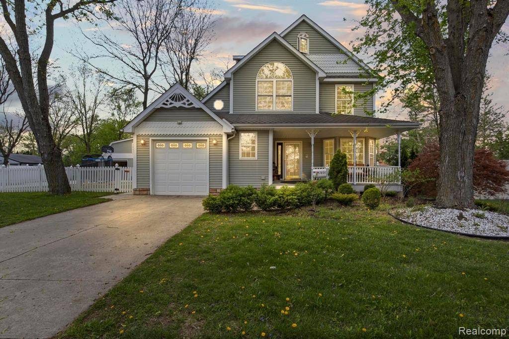 Dearborn Heights, MI 48127,7891 ROBINDALE Avenue