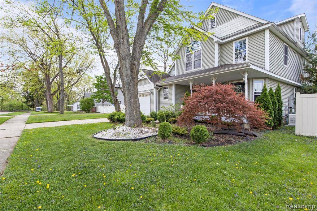 Dearborn Heights, MI 48127,7891 ROBINDALE Avenue