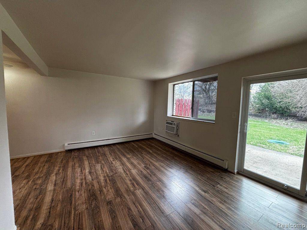 White Lake Twp, MI 48386,150  Huronview Ct
