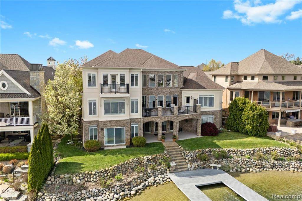 Green Oak Twp, MI 48178,8393 BOULDER SHORES Drive