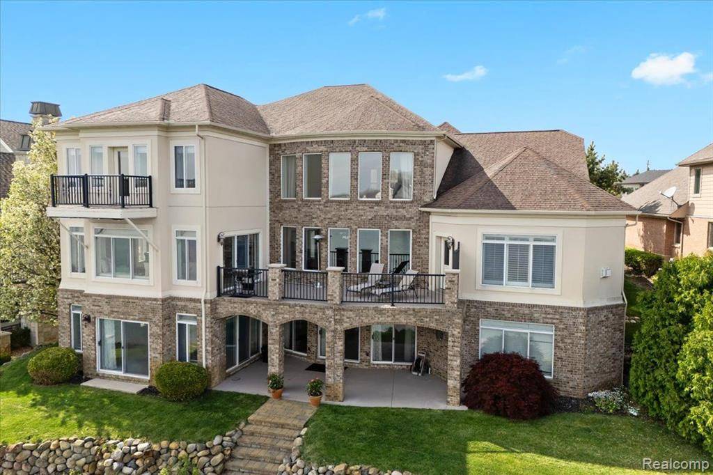 Green Oak Twp, MI 48178,8393 BOULDER SHORES Drive