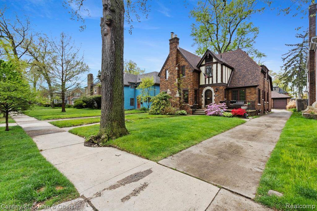 Detroit, MI 48221,18925 BIRCHCREST Drive