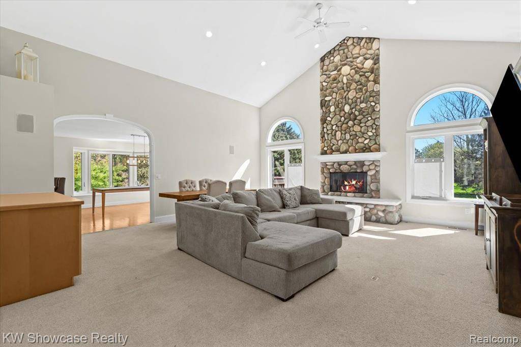 White Lake Twp, MI 48383,6158 HIGH VALLEY Drive