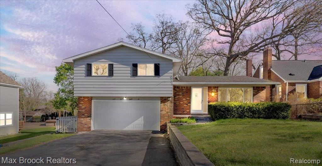 Waterford Twp, MI 48328,4332 LANETTE Drive