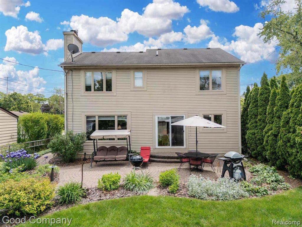 Royal Oak, MI 48073,114 W BLOOMFIELD Avenue